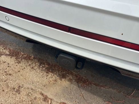 Used 2024 Volkswagen Atlas SEL Premium R-Line image 11