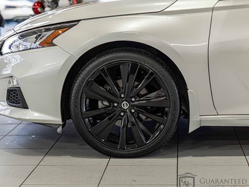 Used 2019 Nissan Altima 2.5 SR w/ SR Premium Package image 7