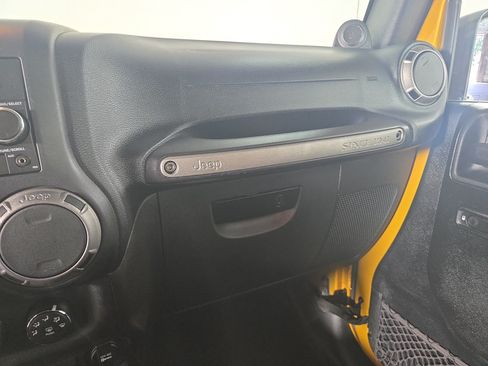 Used 2014 Jeep Wrangler Sport w/ Quick Order Package 24S AWD/4WD image 21