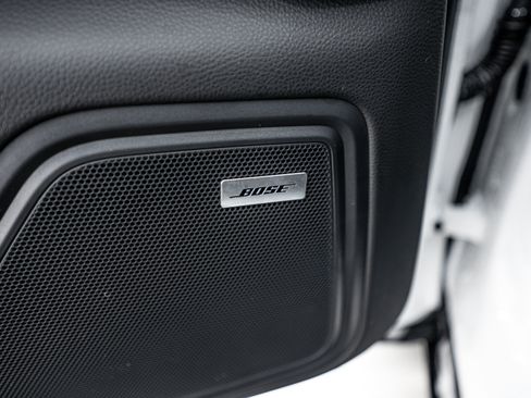 Certified 2026 Porsche Macan Turbo AWD/4WD image 16