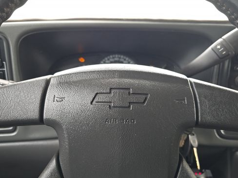 Used 2006 Chevrolet Silverado 2500 LT w/ Heavy-Duty Power Package image 31