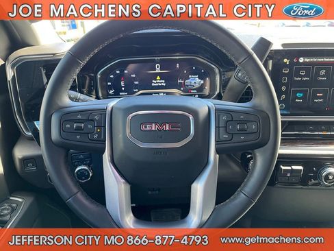 Used 2025 GMC Sierra 1500 SLE image 16