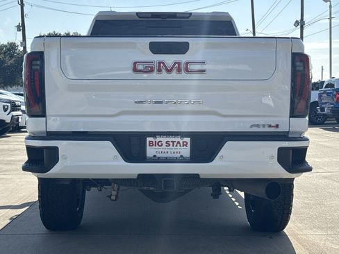 Used 2024 GMC Sierra 2500 AT4 w/ AT4 Preferred Package image 10