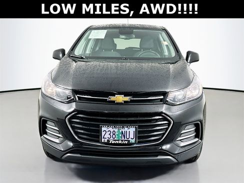 Used 2019 Chevrolet Trax LS w/ Tint and Cruise Package image 2