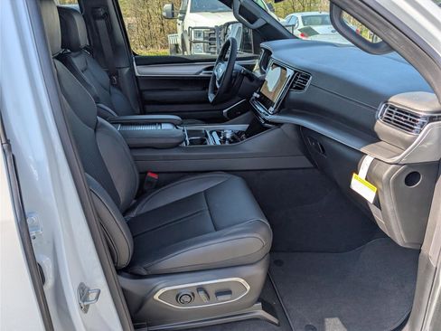 New 2026 Jeep Grand Wagoneer Limited AWD/4WD image 6