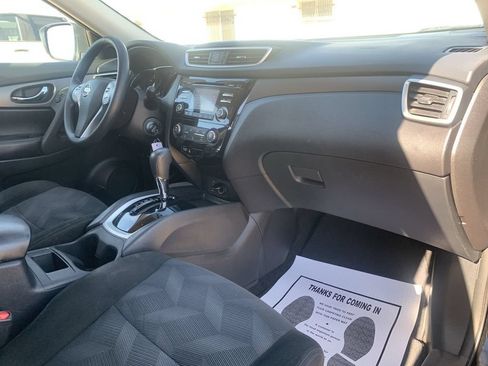 Used 2016 Nissan Rogue S w/ S Family Package FWD image 28