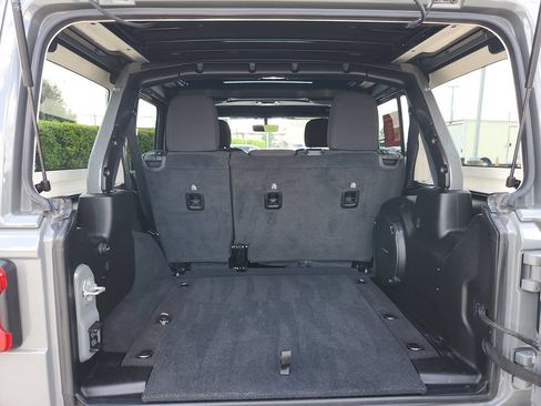 Used 2023 Jeep Wrangler Unlimited Sahara w/ LED Lighting Group AWD/4WD image 14