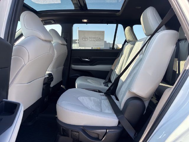 New 2026 Toyota Grand Highlander AWD Hybrid image 13