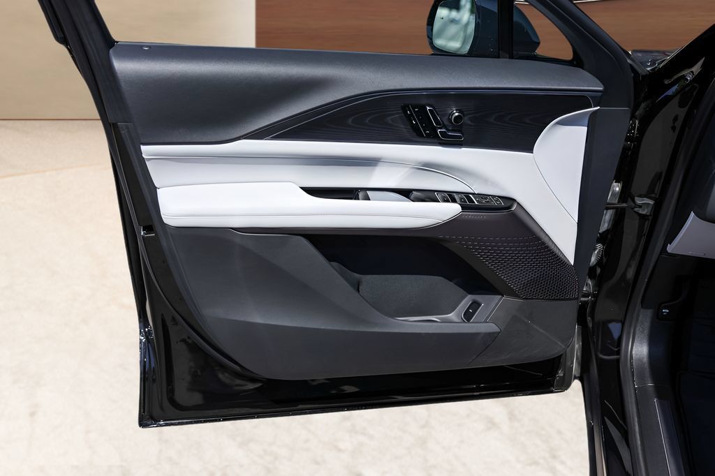 Certified 2025 Cadillac Lyriq Sport AWD/4WD image 22