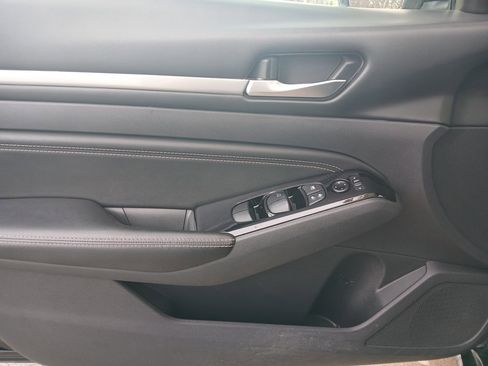 Used 2021 Nissan Altima 2.5 SV image 11