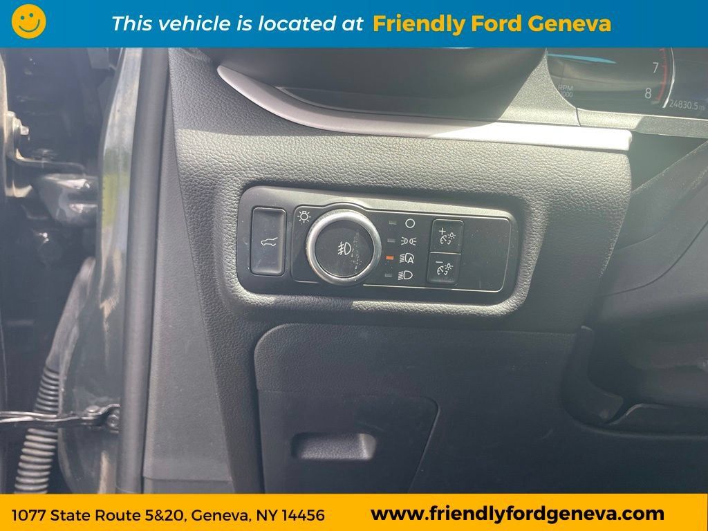 Used 2024 Ford Explorer XLT w/ Equipment Group 202A AWD/4WD image 13