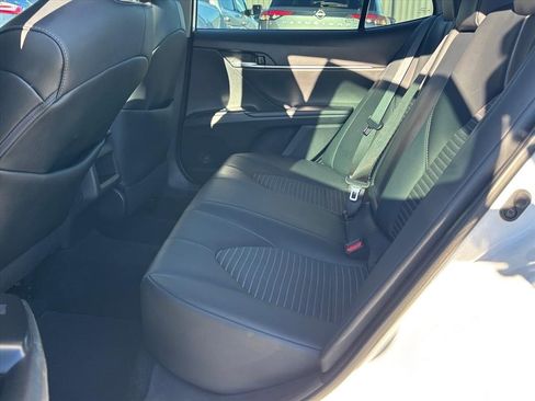 Used 2020 Toyota Camry SE image 12