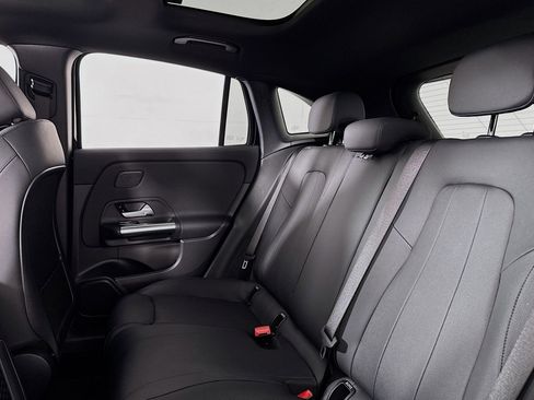 Used 2026 Mercedes-Benz GLA 250 image 7