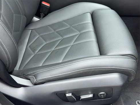 Used 2025 BMW 530i image 46