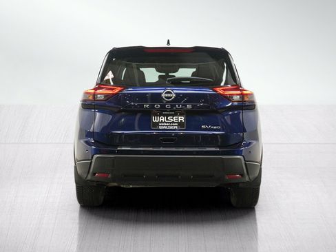 Used 2024 Nissan Rogue SV AWD/4WD image 4