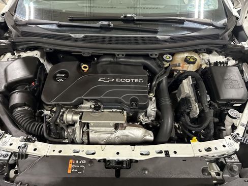 Used 2017 Chevrolet Cruze LS FWD image 24