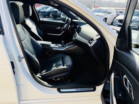 Used 2019 BMW 330i Sedan w/ M Sport Package image 16