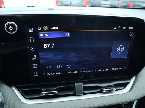 New 2026 Chevrolet Equinox LT w/ Convenience Package II AWD/4WD image 7