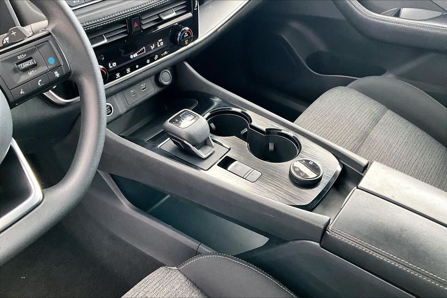 Certified 2021 Nissan Rogue SV AWD/4WD image 16