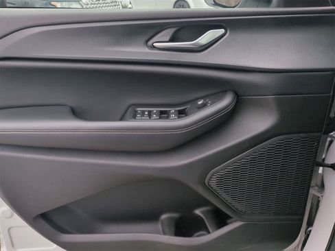 Certified 2023 Jeep Grand Cherokee Laredo w/ Luxury Tech Group I image 30