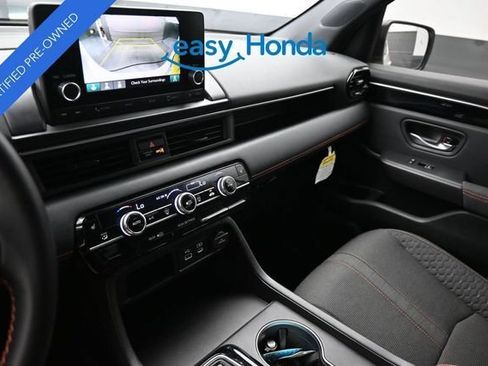 Certified 2025 Honda Pilot Sport image 12
