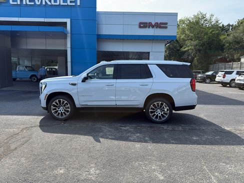 New 2026 GMC Yukon Denali RWD image 2