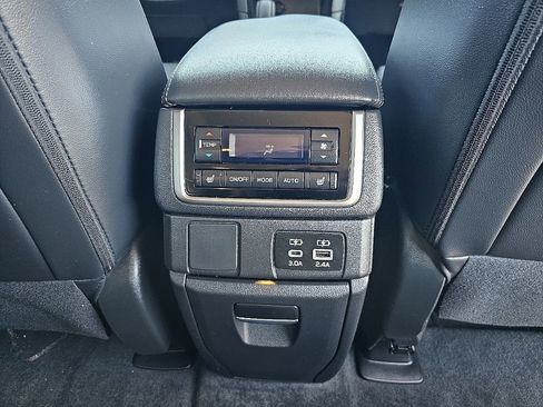 Certified 2024 Subaru Ascent Limited image 22