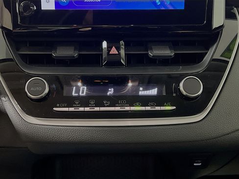 Used 2025 Toyota Corolla LE image 26