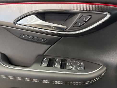 Certified 2025 Buick Envision Sport Touring image 13