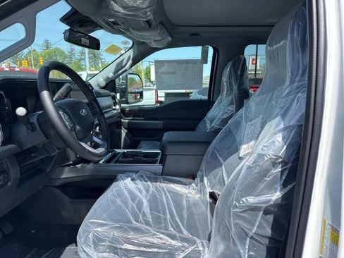 New 2025 Ford F350 Lariat w/ Lariat Ultimate Package image 9