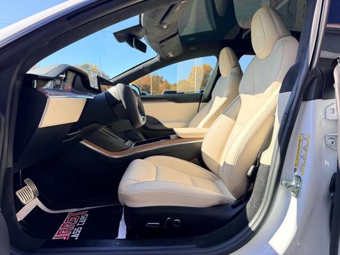 Used 2021 Tesla Model S Plaid image 14
