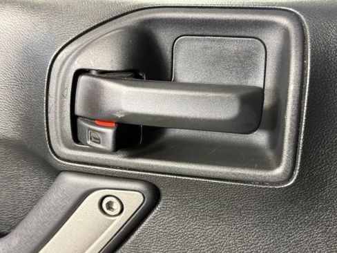 Used 2018 Jeep Wrangler Unlimited Sport S AWD/4WD image 22