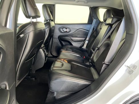 Used 2021 Jeep Cherokee Trailhawk image 25