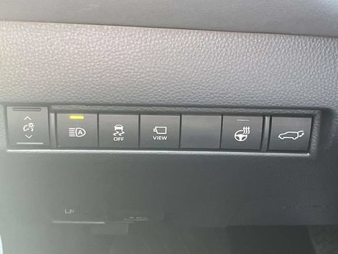 Used 2023 Toyota Venza Limited AWD/4WD image 35