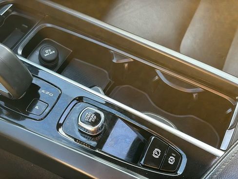 Certified 2023 Volvo XC60 B5 Core w/ Climate Package image 22