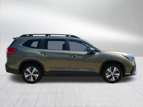 Used 2025 Subaru Ascent Premium AWD/4WD image 8