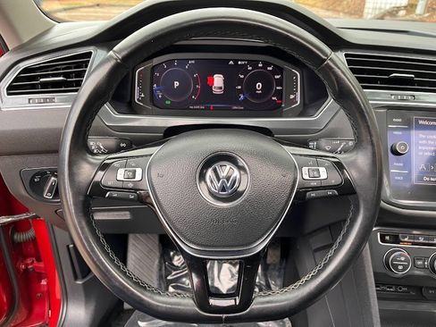 Used 2019 Volkswagen Tiguan SEL image 12