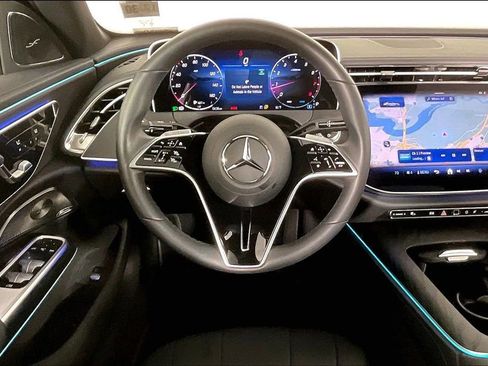 Used 2026 Mercedes-Benz E 350 4MATIC Sedan image 5