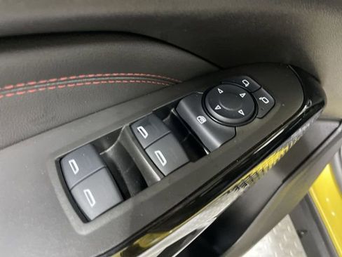 Used 2024 Chevrolet Trax RS w/ Sunroof Package image 13