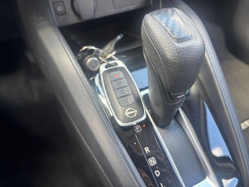 Used 2025 Nissan Versa SV FWD image 21