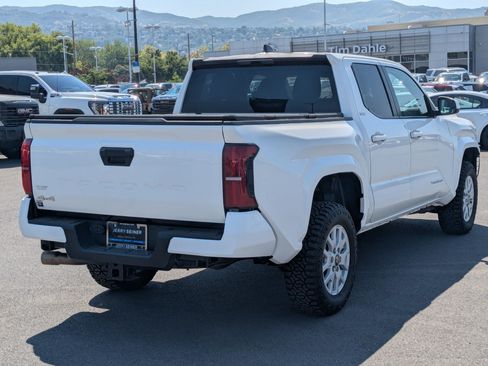 Used 2024 Toyota Tacoma SR5 AWD/4WD image 5