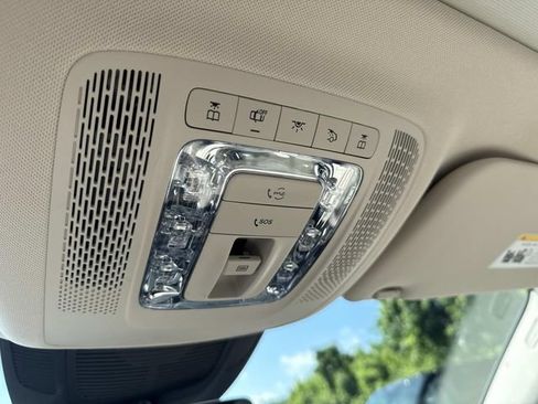 Used 2022 Mercedes-Benz GLE 350 4MATIC image 32