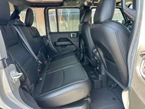 Used 2023 Jeep Wrangler Unlimited Sahara w/ Dual Top Group AWD/4WD image 10