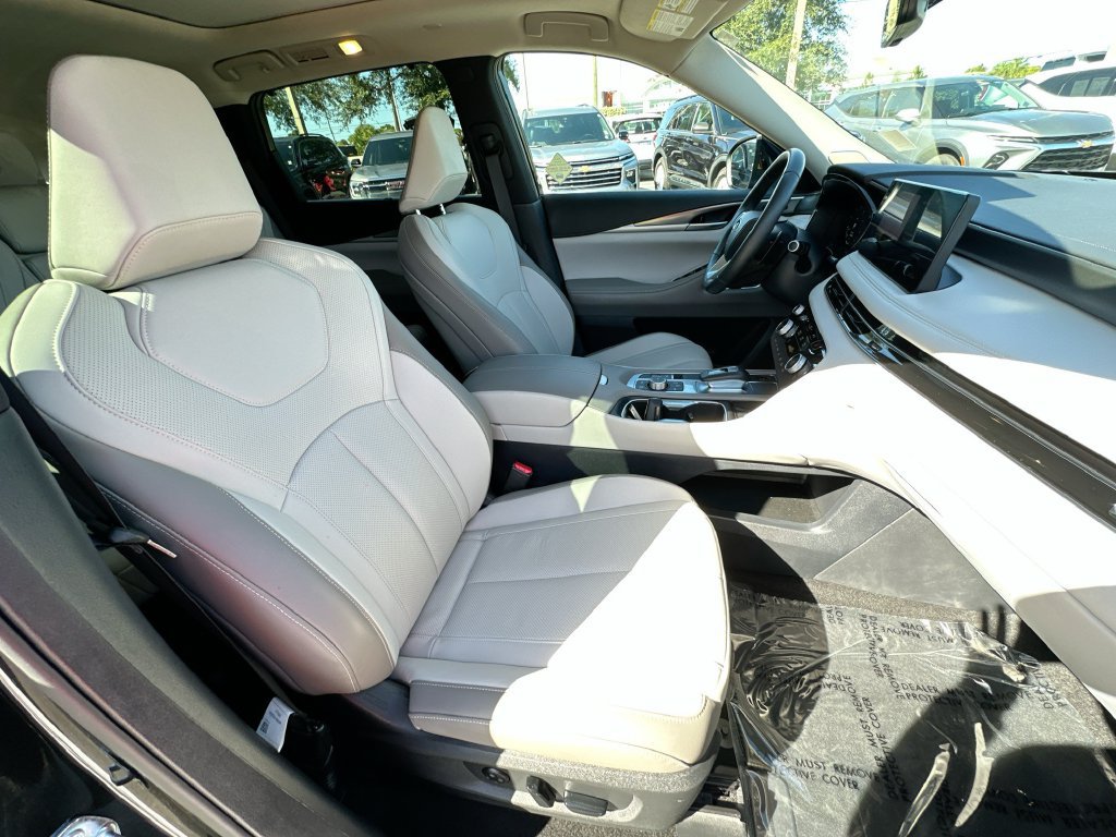 Used 2026 INFINITI QX60 Luxe FWD image 29