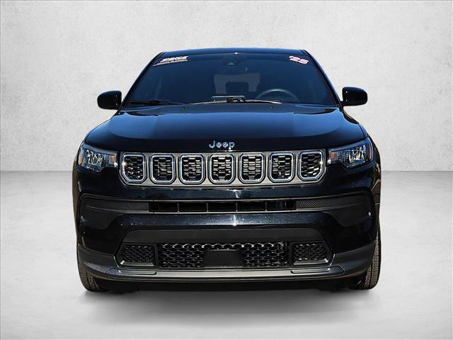 Used 2025 Jeep Compass Sport AWD/4WD image 2