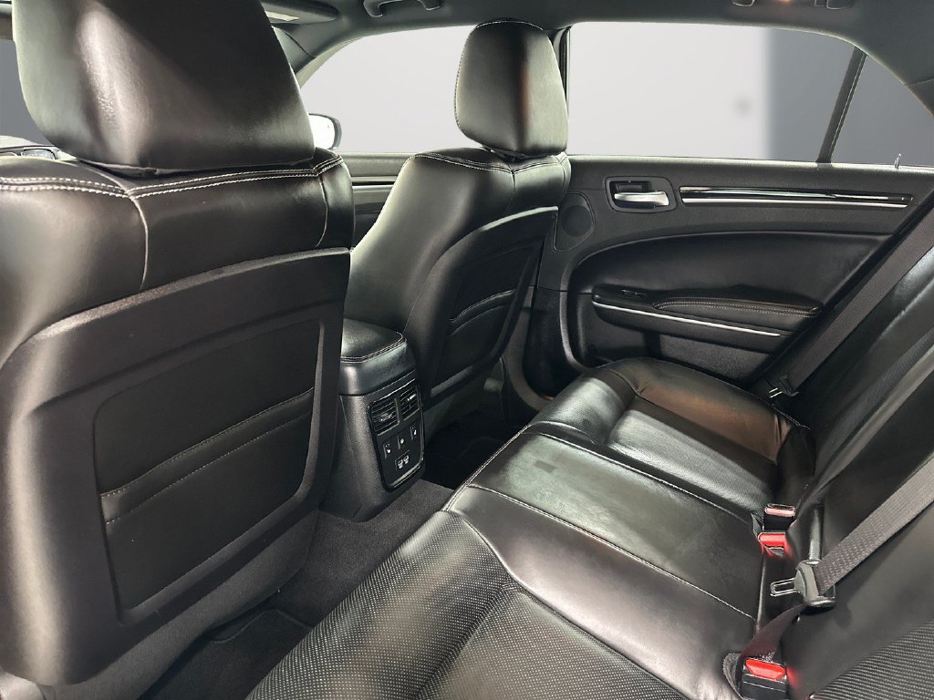Used 2022 Chrysler 300 S w/ Comfort Group RWD image 15
