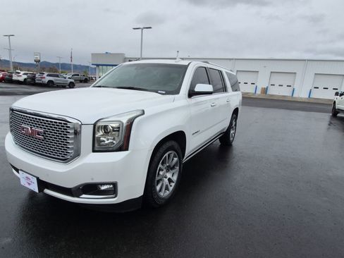 Used 2017 GMC Yukon XL Denali w/ Open Road Package image 7