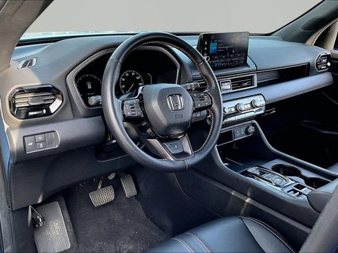 Used 2024 Honda Pilot TrailSport image 14