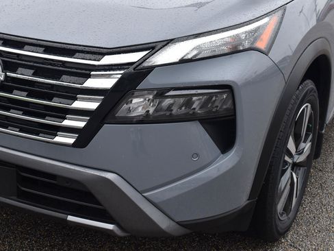 Used 2025 Nissan Rogue SL FWD image 20