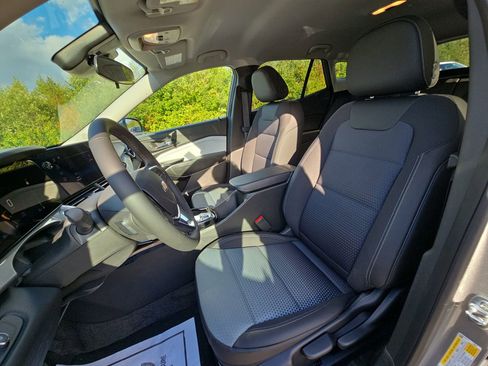 New 2025 Chevrolet Trax LT w/ Driver Confidence Package image 56